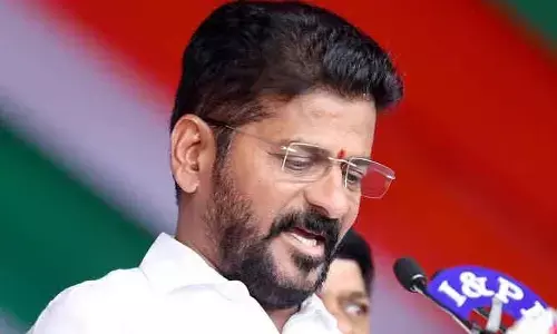 KCRకు గాయం.. ప్రొటెమ్ స్పీకర్ విషయంలో రేవంత్ రెడ్డి సంచలన నిర్ణయం..?