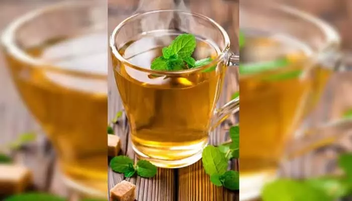 ఉదయాన్నే ఖాళీకడుపుతో గ్రీన్ టీ తాగుతున్నారా.. ? ఉదయాన్నే ఖాళీకడుపుతో గ్రీన్ టీ తాగుతున్నారా.. ?