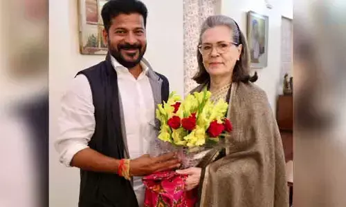 గాంధీ భవన్‌లో ఘనంగా సోనియా పుట్టిన రోజు వేడుకలు.. కార్యకర్తలకు రేవంత్ రెడ్డి కీలకహామీ