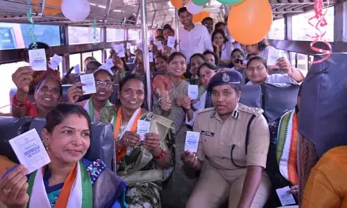 ప్రభుత్వ పథకాలను సద్వినియోగం చేసుకోవాలి.. కలెక్టర్ ముజమ్మిల్ ఖాన్