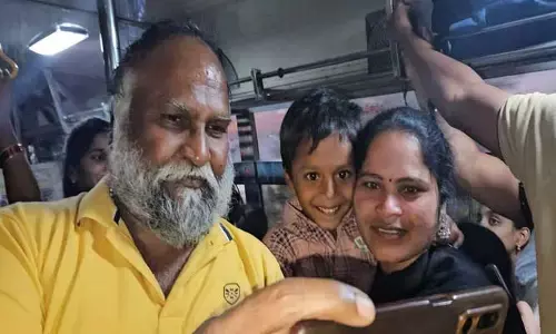 ఆర్టీసీ బస్ ఫ్రీ టికెట్ పై మహిళలతో మాట్లాడిన జగ్గారెడ్డి