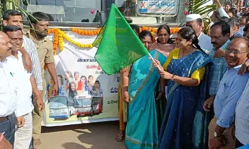 మహాలక్ష్మి, చేయూత పథకాలను జిల్లాలో ప్రారంభించిన జిల్లా కలెక్టర్..