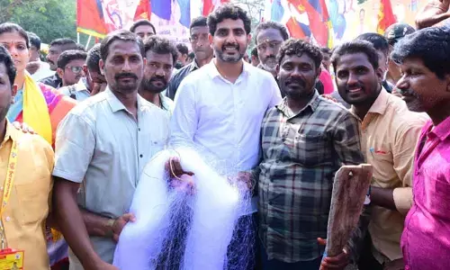 Ap News: పాదయాత్రలో మత్స్యకారులకు నారా లోకేష్​ సంచలన హామీలు