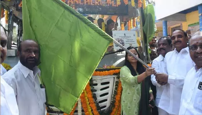 ఆరోగ్యశ్రీ, చేయూత పథకాలను ప్రారంభించిన ఎమ్మెల్యే గాంధీ ఆరోగ్యశ్రీ, చేయూత పథకాలను ప్రారంభించిన ఎమ్మెల్యే గాంధీ