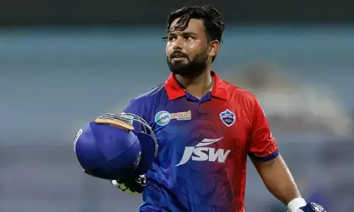 రిషబ్ పంత్‌కు షాకిచ్చిన ఐపీఎల్ నిర్వాహకులు.. కారణం ఏంటంటే?
