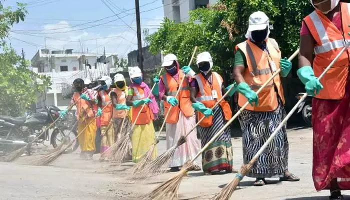 నేటికీ పారిశుధ్యమే బతుకుదెరువా?