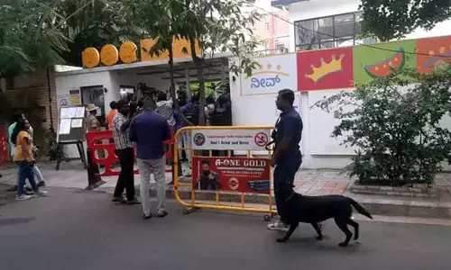 రాజ్‌భవన్‌కు బాంబు బెదిరింపులు