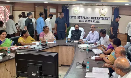 పేదలకు ఇచ్చే రేషన్ బియ్యంలో నాణ్యతను పెంచాలి : మంత్రి ఉత్తమ్
