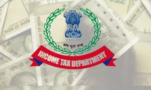 తెలుగు రాష్ట్రాల్లో ఐటీ సోదాలు కలకలం