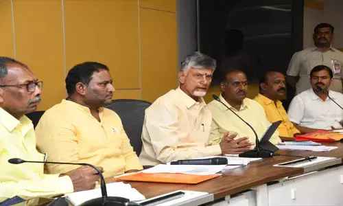 నన్ను దెబ్బ కొట్టాలని కుప్పం ప్రజలను ఇబ్బంది పెడతారా?: చంద్రబాబు
