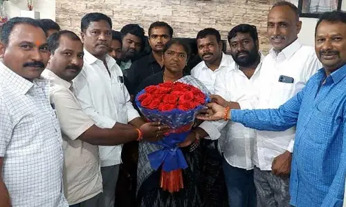 మంత్రి బాధ్యతలు స్వీకరించిన సీతక్కకు శుభాకాంక్షల వెల్లువ
