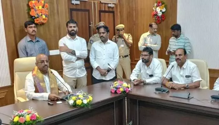 కబ్జాలు లేని ఖమ్మం అభివృద్ధికి కట్టుబడి ఉన్నా.. మంత్రి తుమ్మల కబ్జాలు లేని ఖమ్మం అభివృద్ధికి కట్టుబడి ఉన్నా.. మంత్రి తుమ్మల