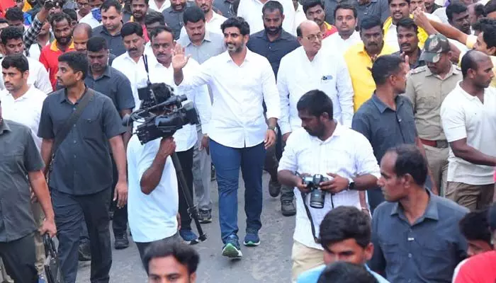 Nara lokesh కీలక హామీ.. మర్చిపోకుండా శిలాఫలకం Nara lokesh కీలక హామీ.. మర్చిపోకుండా శిలాఫలకం