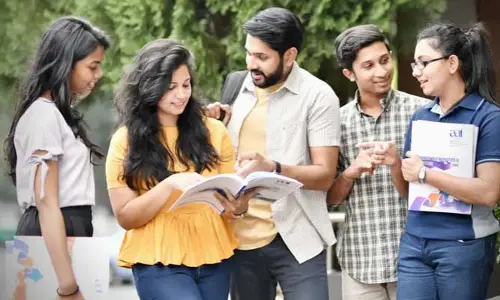 విద్యార్థులకు అదిరిపోయే గుడ్ న్యూస్.. ఇక వాళ్లు కూడా పాస్..!