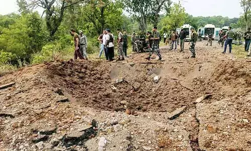 భారీ విధ్వంసానికి మావోయిస్టుల కుట్ర