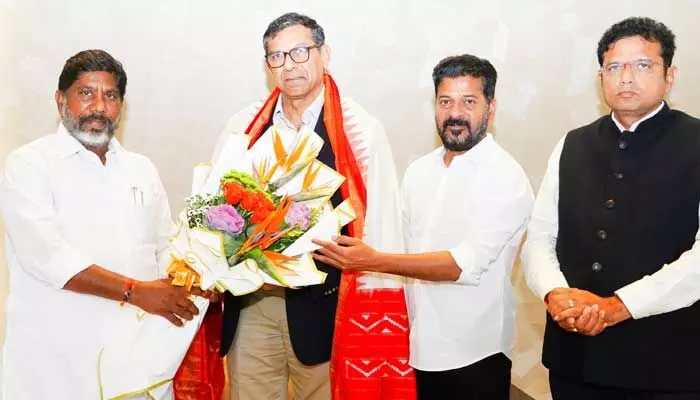 CM రేవంత్ రెడ్డితో మాజీ RBI గవర్నర్ రఘురాం రాజన్ భేటీ