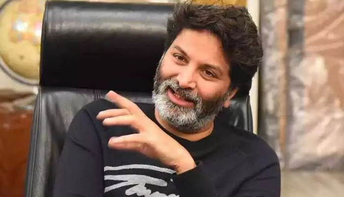 త్రివిక్రమ్ చెయ్యి పడితే చాలు.. చిన్న సహాయంతో మూవీ పెద్ద హిట్ త్రివిక్రమ్ చెయ్యి పడితే చాలు.. చిన్న సహాయంతో మూవీ పెద్ద హిట్