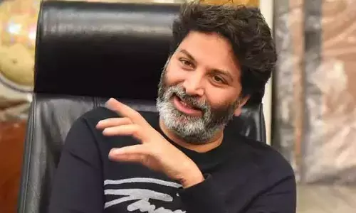 త్రివిక్రమ్ చెయ్యి పడితే చాలు.. చిన్న సహాయంతో మూవీ పెద్ద హిట్