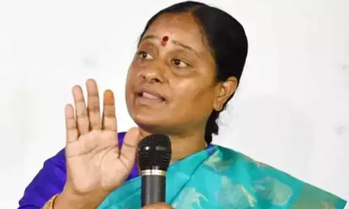 ఆ ఫైల్‌పై తొలి సంతకం చేసిన మంత్రి కొండా సురేఖ