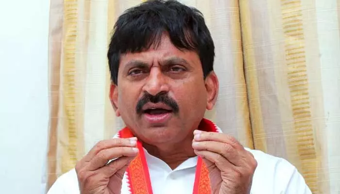 సంక్రాంతి పండుగకు మరో రెండు గ్యారంటీలు : Minister Ponguleti Srinivas Reddy సంక్రాంతి పండుగకు మరో రెండు గ్యారంటీలు : Minister Ponguleti Srinivas Reddy
