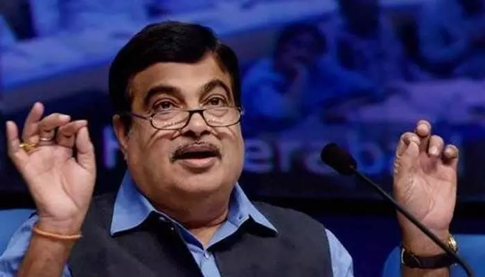 డ్రైవర్లెస్ కార్లకు భారత్లో అనుమతిలేదు: నితిన్ గడ్కరీ డ్రైవర్లెస్ కార్లకు భారత్లో అనుమతిలేదు: నితిన్ గడ్కరీ