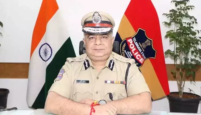 న్యూ ఇయర్ వేడుకల వేళ రాష్ట్ర పోలీసులు అలర్ట్.. డీజీపీ కీలక ఆదేశాలు న్యూ ఇయర్ వేడుకల వేళ రాష్ట్ర పోలీసులు అలర్ట్.. డీజీపీ కీలక ఆదేశాలు