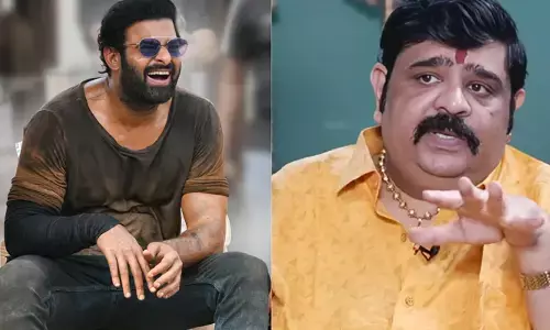 ఫ్యాన్స్ భయపడే ఆధారాలతో మరోసారి ప్రభాస్ జాతకం బయటపెట్టిన వేణుస్వామి