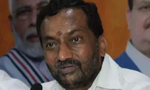 గవర్నర్‌కు బీజేపీ నేత రఘునందన్ రావు ఫిర్యాదు (వీడియో)