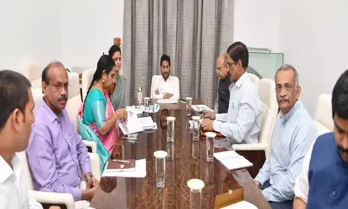 ఏపీలో కరోనా కేసులు: సీఎం జగన్ సమీక్ష..కీలక ఆదేశాలు