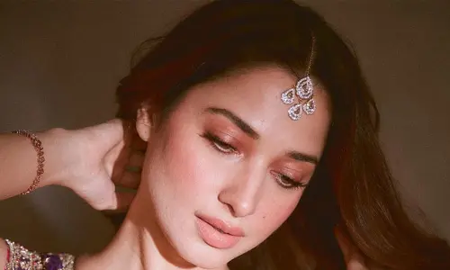 Tamannaah Bhatia : షూటింగ్ లో తమన్నాను లాగిపెట్టి కొట్టిన డైరెక్టర్..?