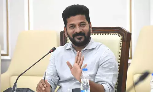 సచివాలయంలోని ఏడో అంతస్తులో సీఎం తొలి మీటింగ్