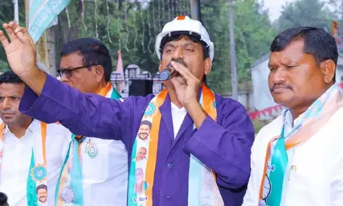 సీఎం పక్కన కూర్చొని సంతకం పెట్టిస్తా: పొంగులేటి