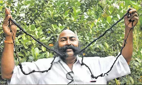 ఆరడుగుల మీసంతో భద్రాద్రి జిల్లా వాసి.. సెలబ్రిటీగా మారిన సూరిబాబు