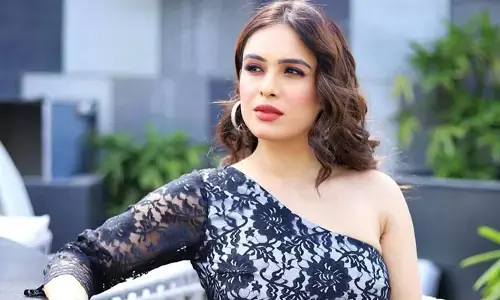 Neha MaliK looks hot in black dress