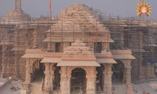 అయోధ్య గర్భగుడిలో రామయ్య తొలి ఫొటో చూశారా..?