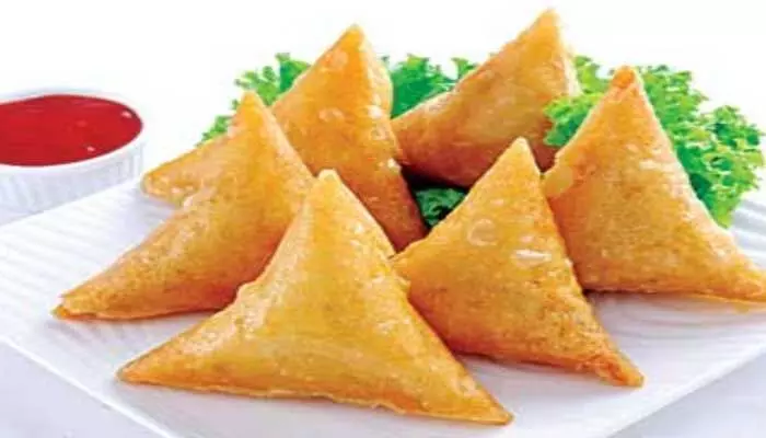 Samosa : సమోసాను ఇంగ్లీష్లో ఏమటారో తెలుసా? Samosa : సమోసాను ఇంగ్లీష్లో ఏమటారో తెలుసా?