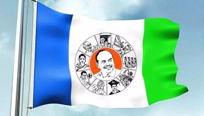 కర్నూల్లో ఫలించిన కన్నడ మంత్రుల రాజ‘కీ’యం.. వైసీపీ కీలక నేతకు టికెట్ కన్ఫామ్ కర్నూల్లో ఫలించిన కన్నడ మంత్రుల రాజ‘కీ’యం.. వైసీపీ కీలక నేతకు టికెట్ కన్ఫామ్