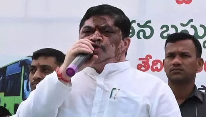 తెలంగాణ రైతులకు మంత్రి పొన్నం కీలక హామీ తెలంగాణ రైతులకు మంత్రి పొన్నం కీలక హామీ