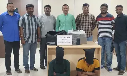 న్యూ ఇయర్ ఎఫెక్ట్: గంజాయి అమ్ముతున్న ఇద్దరు అరెస్ట్