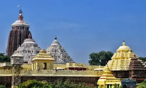 ఆ ఆలయానికి వెళ్లాలంటే డ్రెస్ కోడ్ పాటించాల్సిందే..