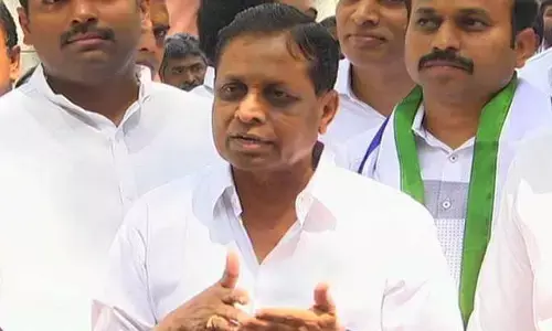 ఎన్నికల వేళ వైసీపీకి మరో BIG షాక్.. మాజీ మంత్రి రాజీనామా