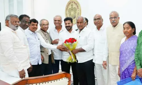 సీఎం రేవంత్, సీపీఐ నారాయణ మధ్య ఆసక్తికర సంభాషణ (వీడియో)