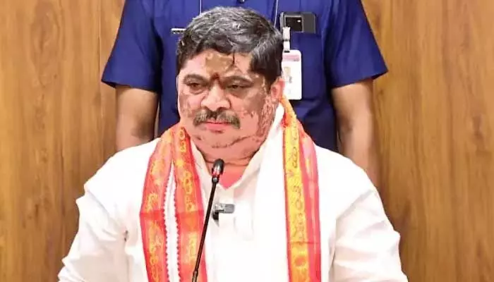 వాళ్ల కరెంట్ బిల్లును ప్రభుత్వమే భరిస్తుంది: మంత్రి పొన్నం వాళ్ల కరెంట్ బిల్లును ప్రభుత్వమే భరిస్తుంది: మంత్రి పొన్నం