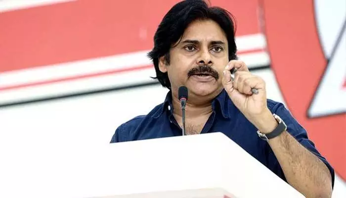 వైసీపీ కుట్రలో చిక్కుకోవద్దు.. పెద్ద కాపులకు పవన్ కల్యాణ్ కీలక సూచనలు వైసీపీ కుట్రలో చిక్కుకోవద్దు.. పెద్ద కాపులకు పవన్ కల్యాణ్ కీలక సూచనలు