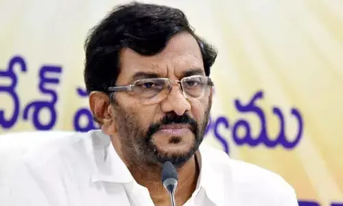 భూ హక్కు చట్టాన్ని అడ్డుపెట్టుకుని మంత్రి కాకాణీ దోపిడీ.. మాజీ మంత్రి సోమిరెడ్డి హాట్ కామెంట్స్