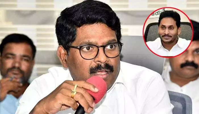 సీఎంను కలిసినా నో క్లారిటీ... టెన్షన్లో దర్శి ఎమ్మెల్యే మద్దిశెట్టి సీఎంను కలిసినా నో క్లారిటీ... టెన్షన్లో దర్శి ఎమ్మెల్యే మద్దిశెట్టి