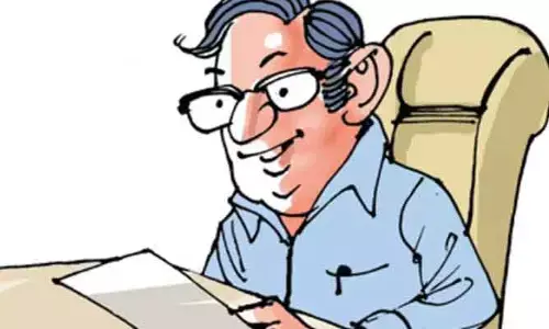 సెలవుల్లో సబ్‌ రిజిస్ట్రార్లు