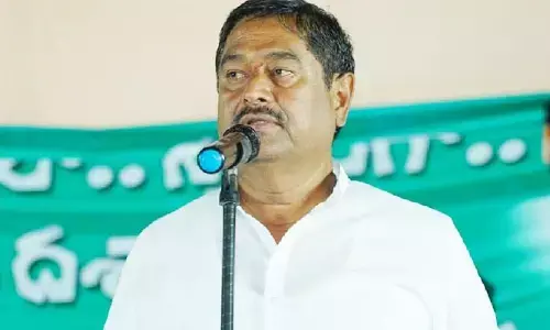 సంక్షేమ పథకాలకే డబ్బులేదు.. రోడ్లెక్కడేయమంటారు.. మంత్రి ధర్మాన కీలక వ్యాఖ్యలు