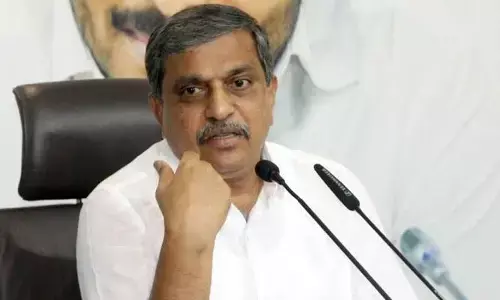 Sajjala Ramakrishna Reddy: అంగన్ వాడీల పై ఎస్మా ప్రయోగం సమంజసమే.. సజ్జల