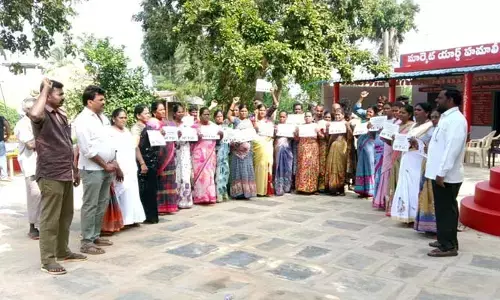 తక్షణమే ఎస్మా ఎత్తివేయండి: IFTU Demand